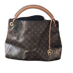✨💯✨Louis Vuitton Artsy AUTHENTIC shoulder handbag